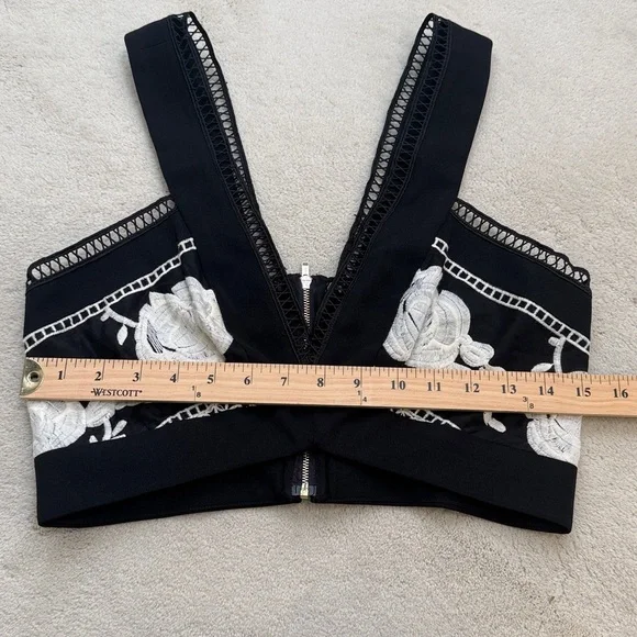 Aijek Andrea Embroidered Cropped Top in Black & White Size Medium - Picture 11 of 11